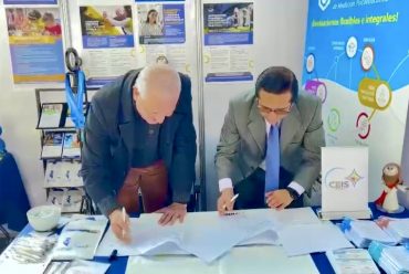 CEIS MARISTA y FIDE firman convenio para potenciar la evaluación y formación docente en colegios particulares